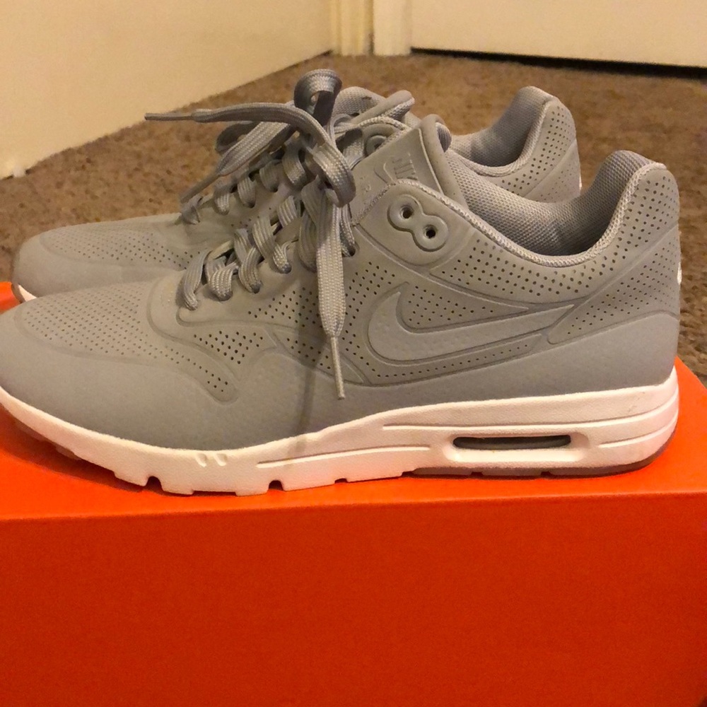 Women’s Grey Nike Air Max size 8
